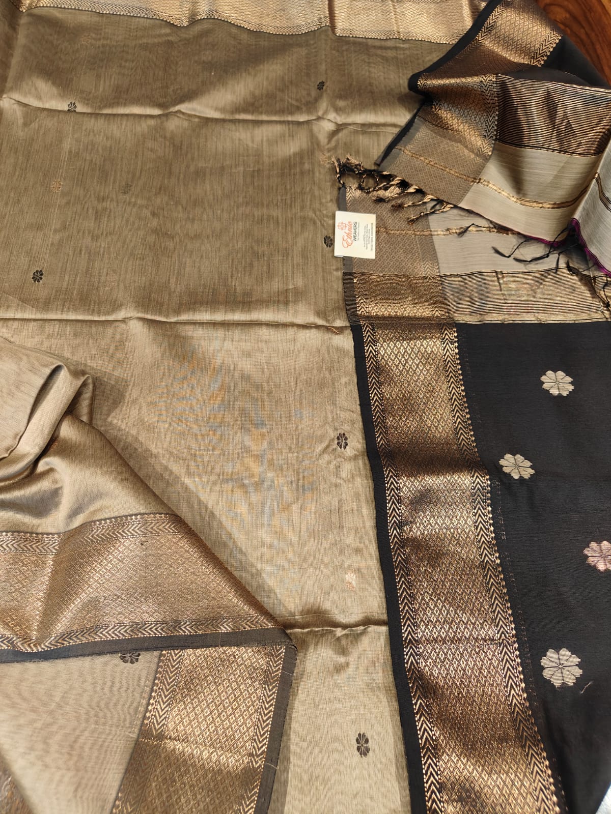 Maheshwari Silk Saree With Contrast Blouse