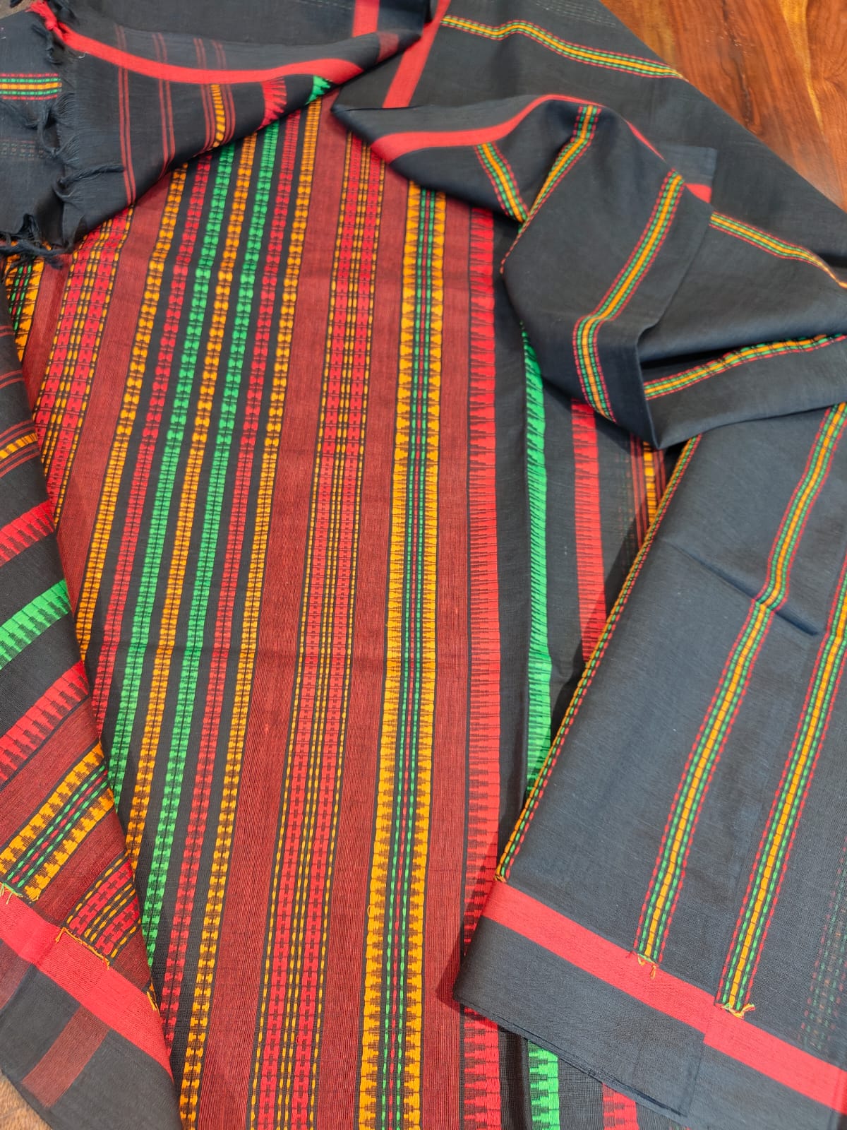 Begumpuri Cotton Saree With Running Blouse